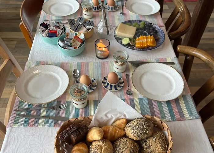 Oda ve Kahvaltı Holoftet Bb 3*